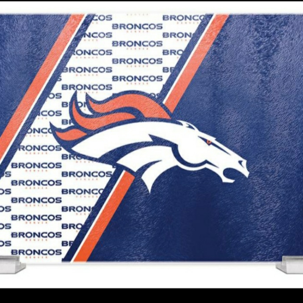 BRONCOS GLASS CUTTING BOARD with STAND